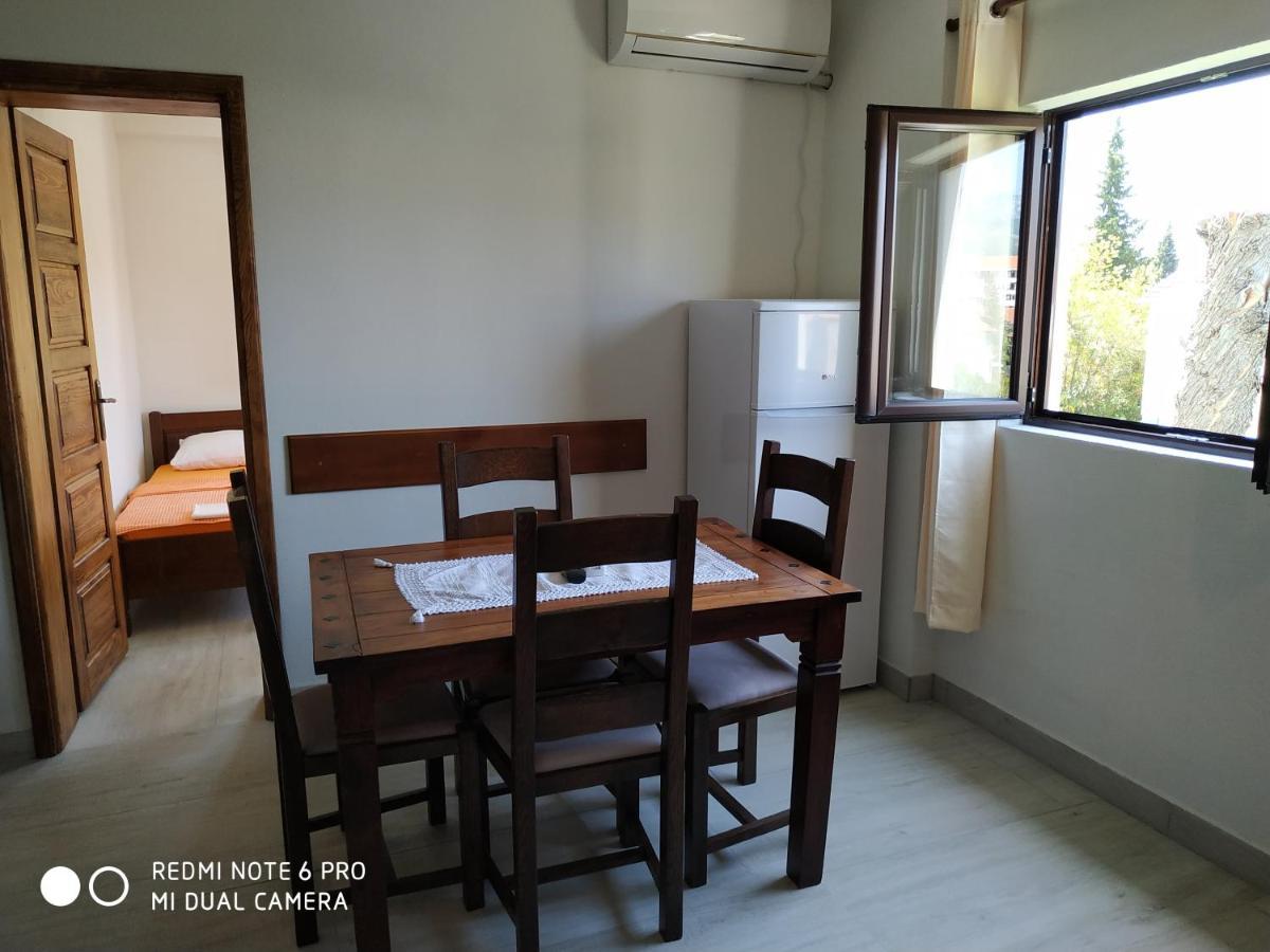 Apartments Simovic Tivat Buitenkant foto