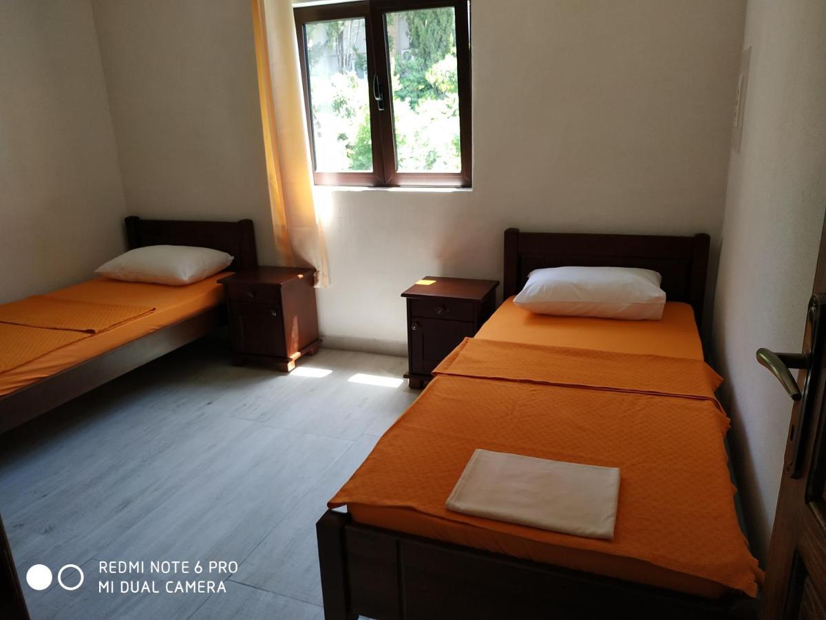 Apartments Simovic Tivat Buitenkant foto