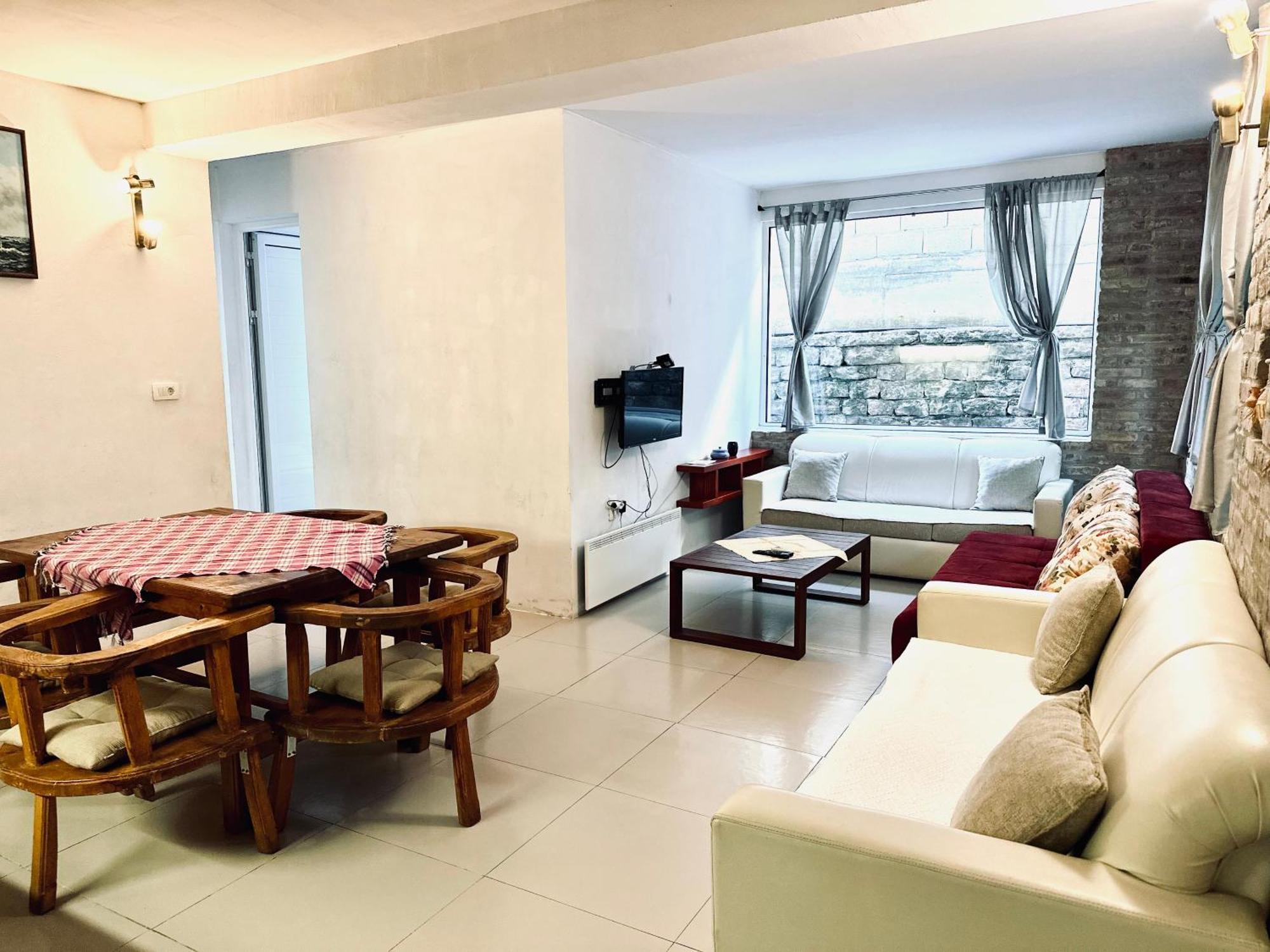Apartments Simovic Tivat Buitenkant foto