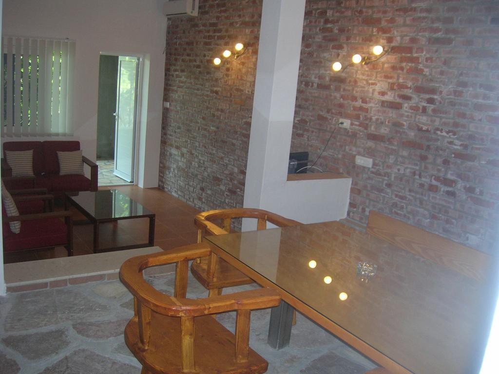 Apartments Simovic Tivat Buitenkant foto
