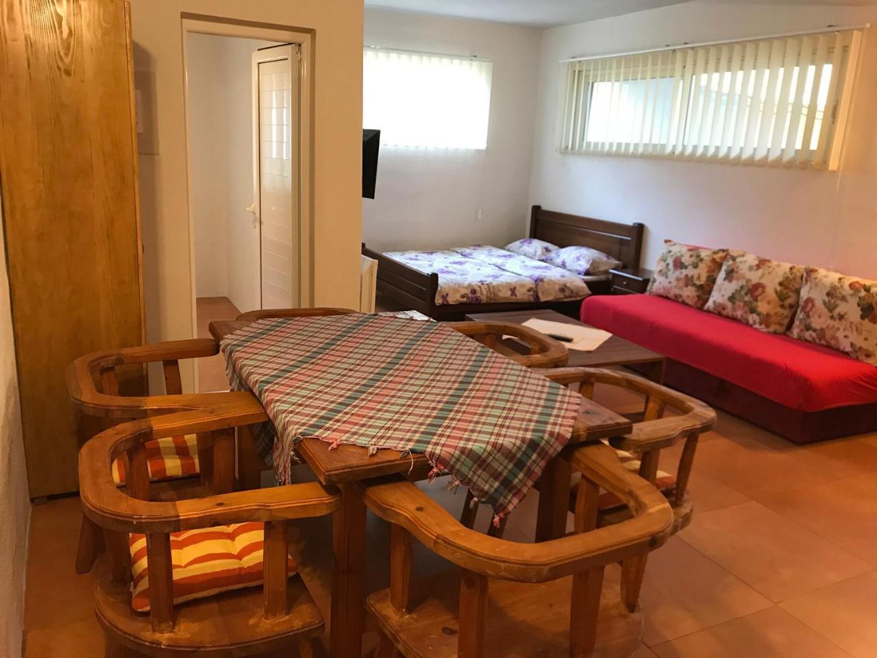 Apartments Simovic Tivat Buitenkant foto