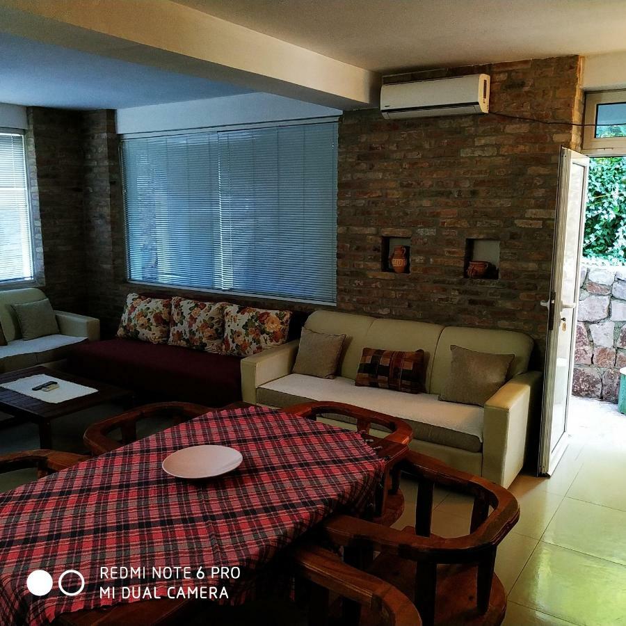 Apartments Simovic Tivat Buitenkant foto